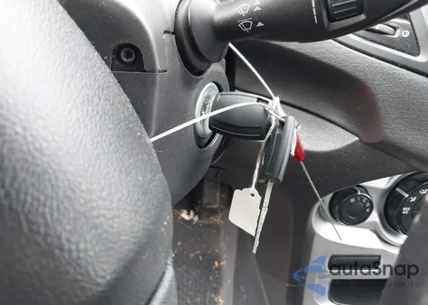 2014 Ford Fiesta Se z USA, uszkodzony, nr VIN 3FADP4BJ5EM211828